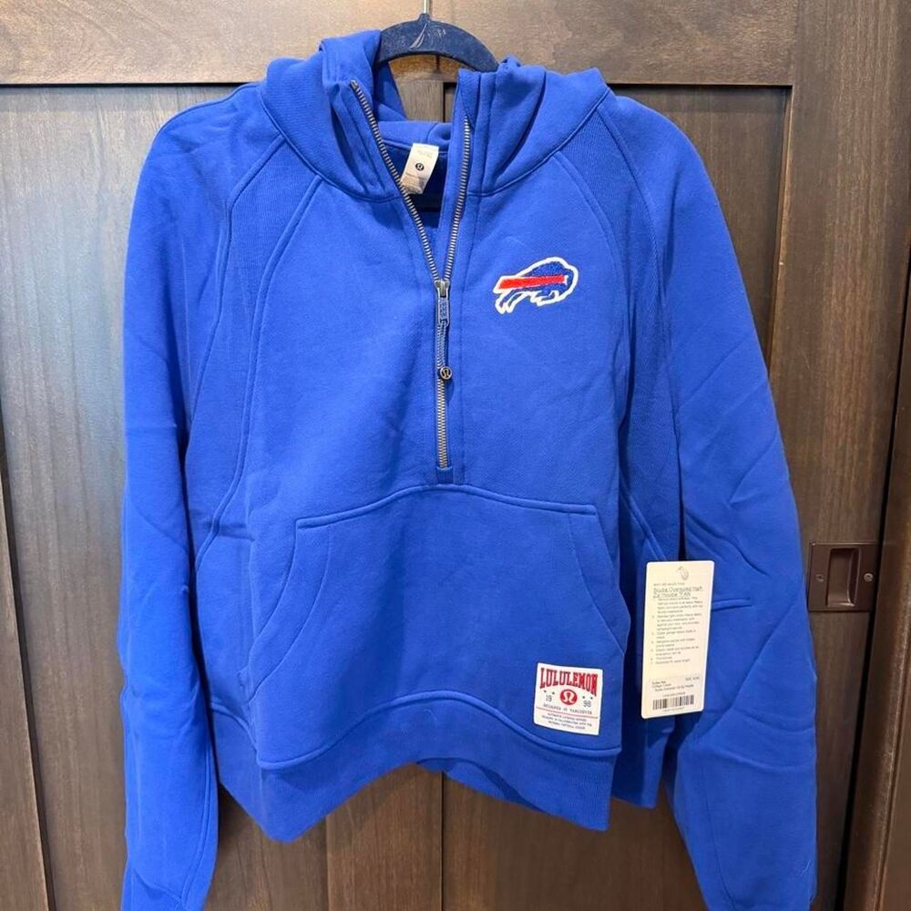 Lululemon Women's Blue Hoodie